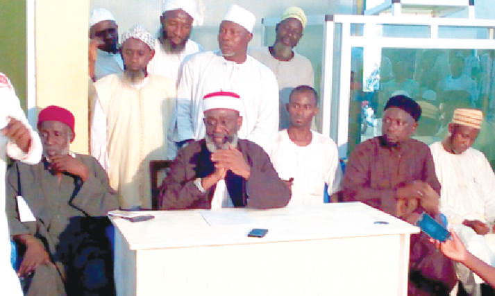 Sheik Ibrahim Basha (seated in the middle), the Chief Imam of Masjidul Bayaan Mosque, addressing the press media during the press conference.